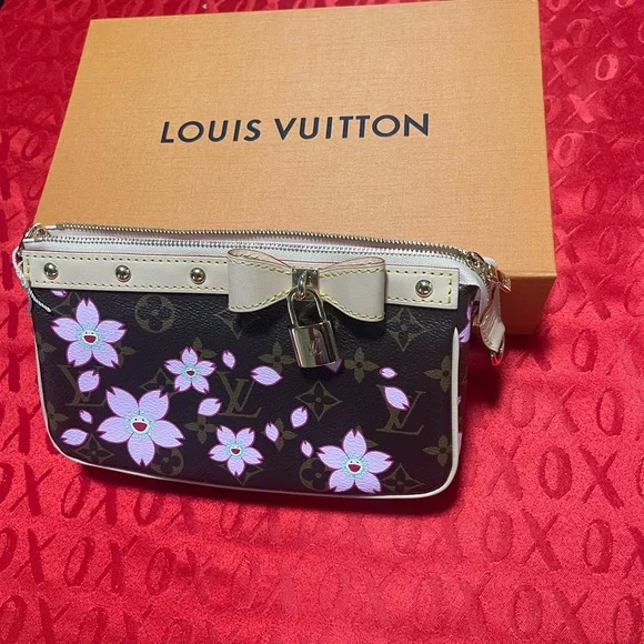 LV x TM Pochette Accessoires M13666 - Picture 3 of 9